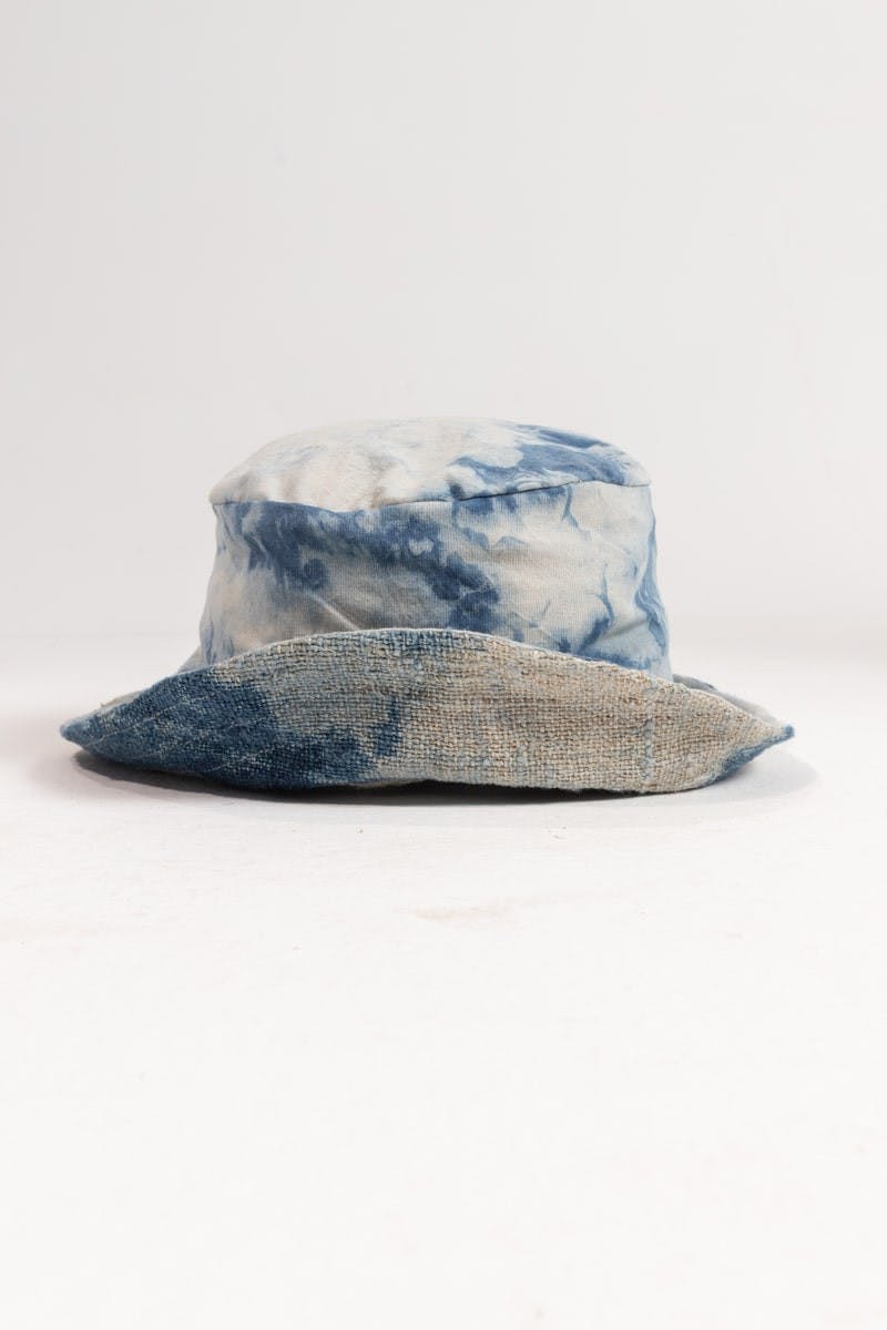 Monsoon, Bob réversible Bleu nuage glacée - Au Chanvre sauvage de l’Himalaya fait main au Népal