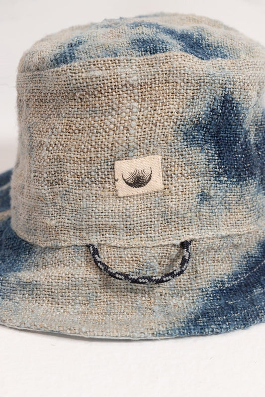 Monsoon, Bob réversible Bleu nuage glacée - Au Chanvre sauvage de l’Himalaya fait main au Népal